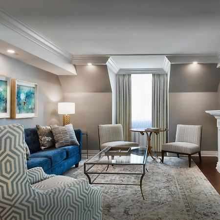 Chateau Vaudreuil Екстер'єр фото A living room at the hotel