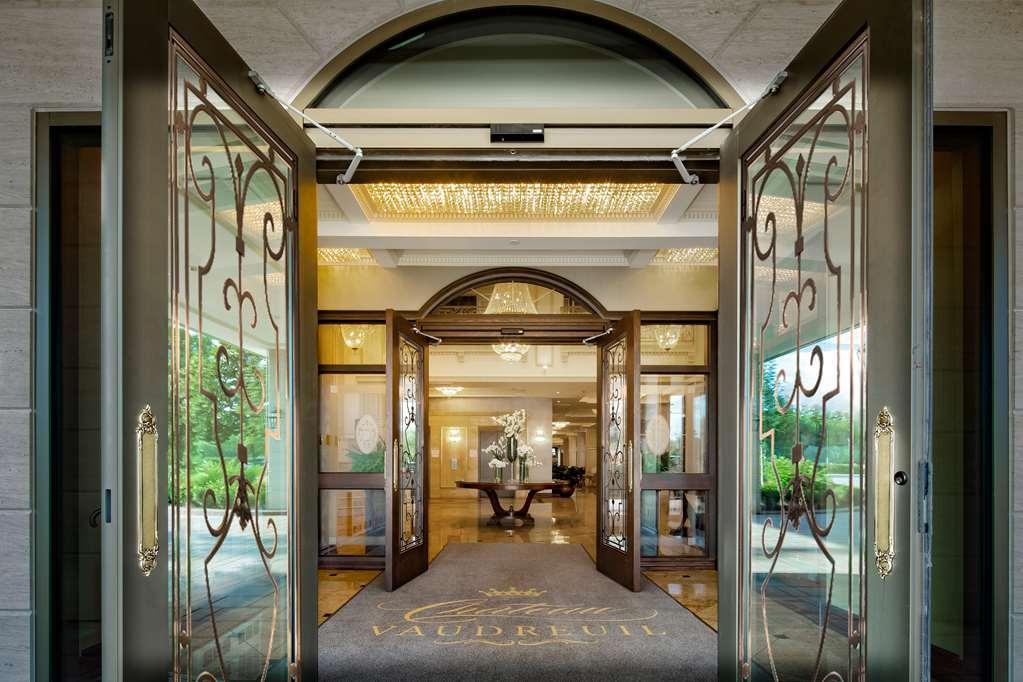 Chateau Vaudreuil Екстер'єр фото Entrance to the hotel