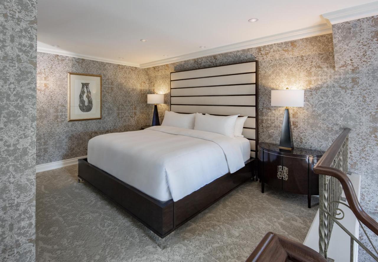 Chateau Vaudreuil Екстер'єр фото A bedroom at the Four Seasons Hotel
