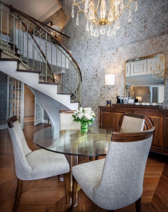 Chateau Vaudreuil Екстер'єр фото A suite at the Mandarin Oriental