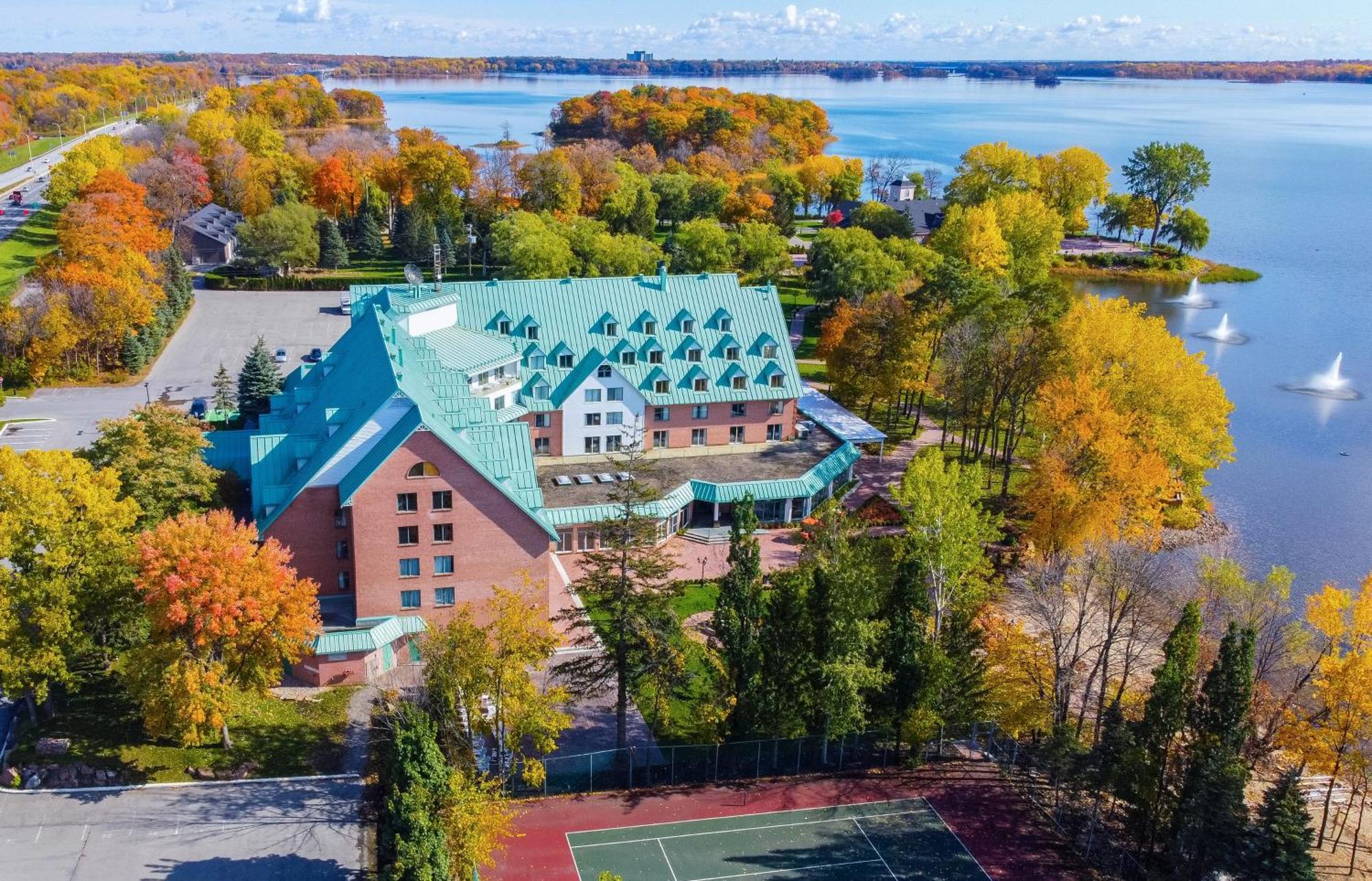 Chateau Vaudreuil Екстер'єр фото Aerial view of the hotel